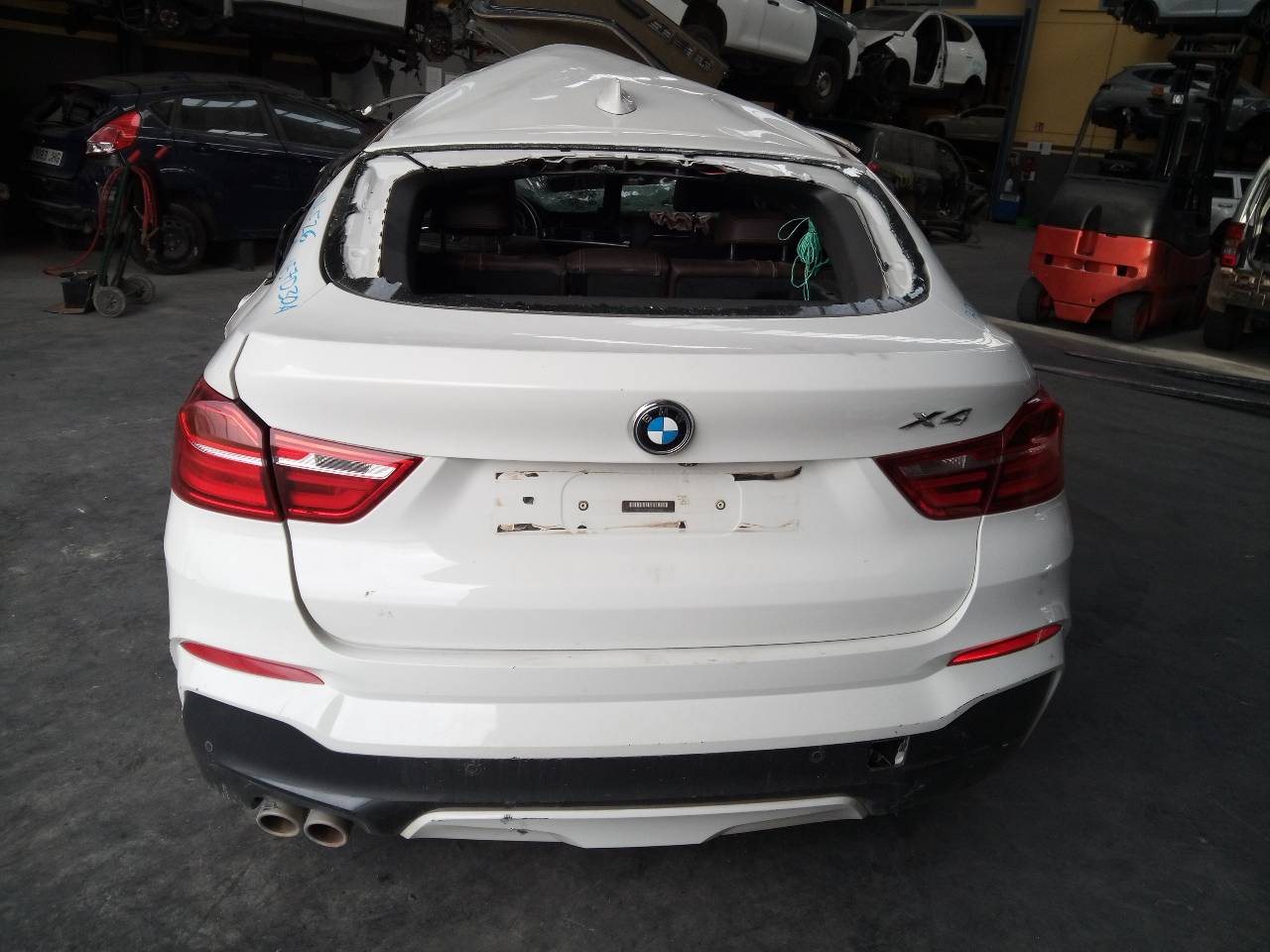 BMW X4 F26 (2014-2018) Galinio bamperio balkis 21817497
