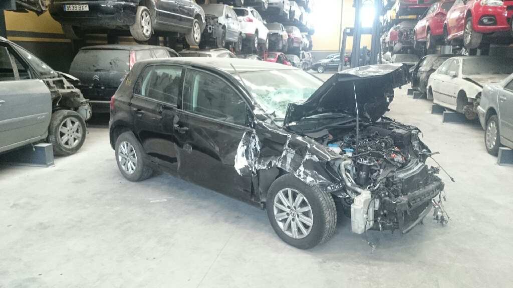 CHEVROLET Golf 6 generation (2008-2015) Фонарь крышки багажника правый 5K0945094,E1-B6-13-3 18343326