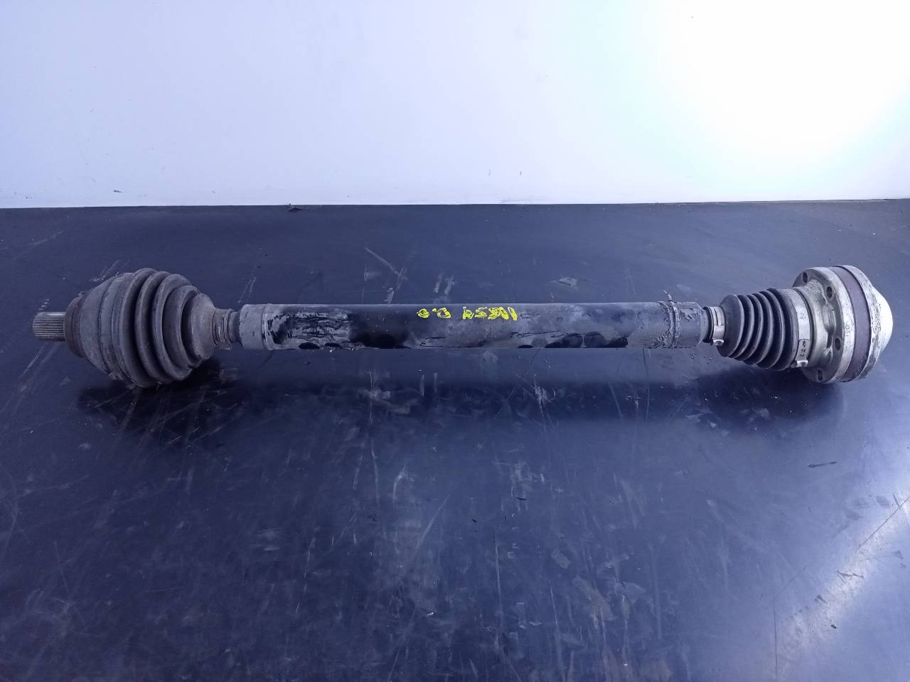 SKODA Yeti 1 generation (2009-2018) Front Right Driveshaft P1-A6-17 21827746