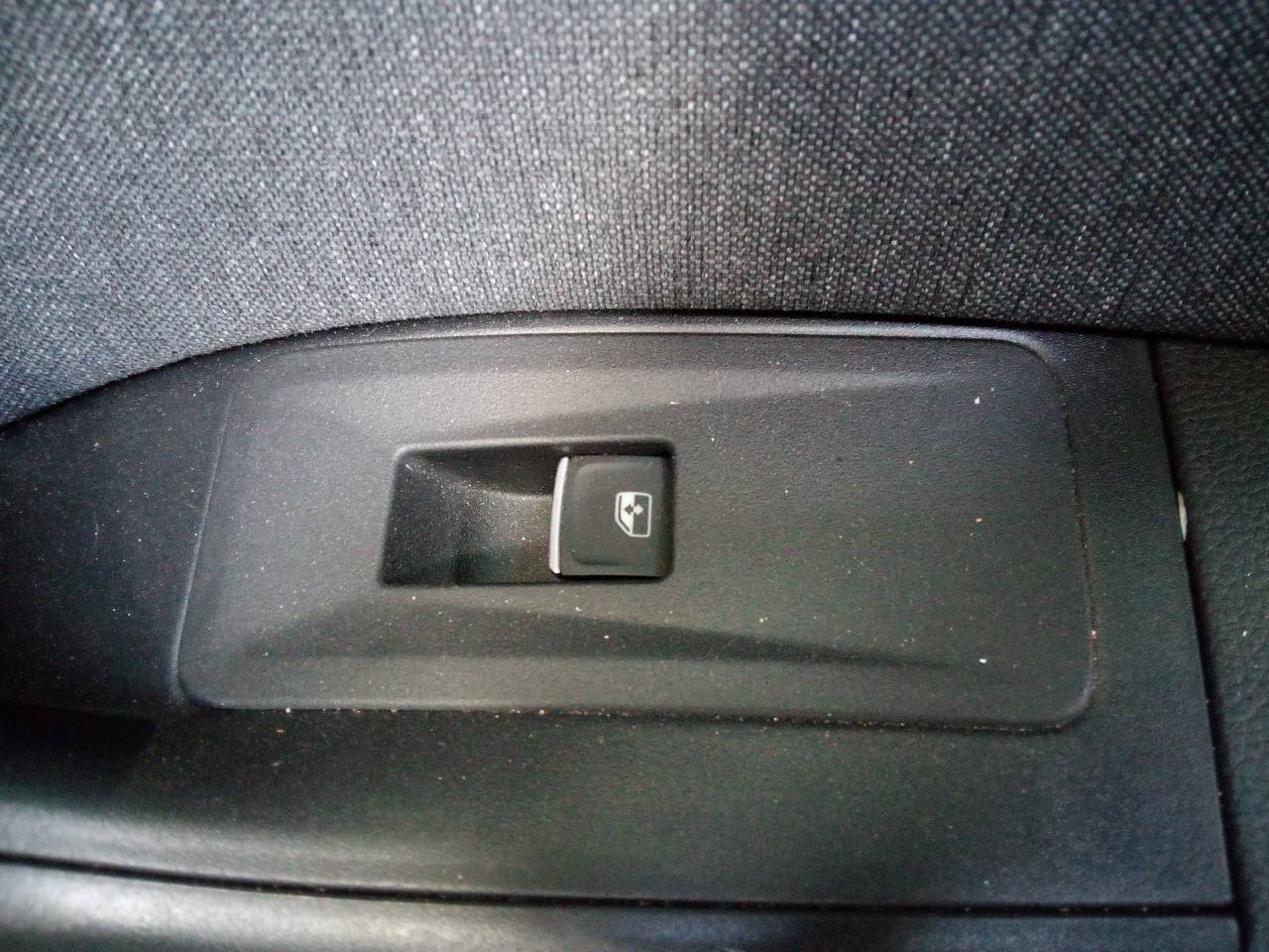 SEAT Ateca 1 generation (2016-2024) Rear Right Door Window Control Switch 20957830