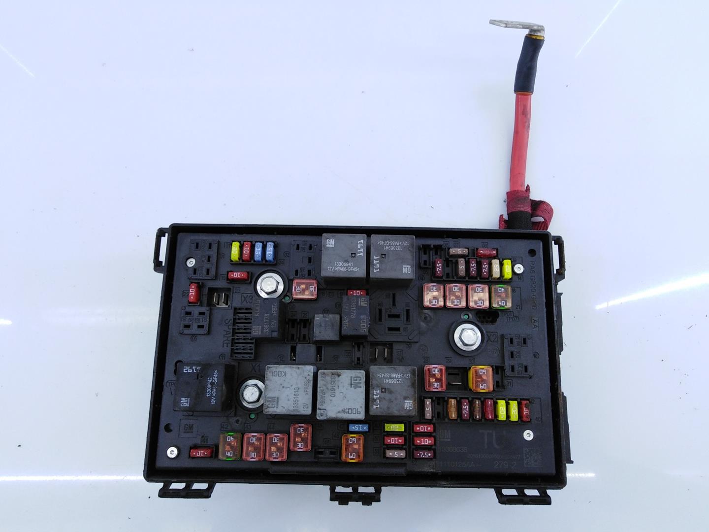 OPEL Astra J (2009-2020) Fuse Box 13368638, 1110125AA, E3-A5-30-3 18689996