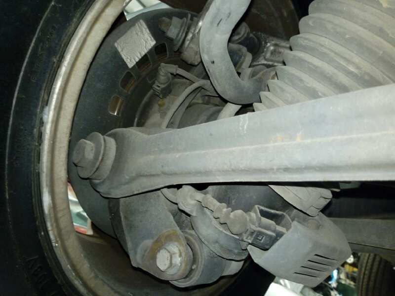 VOLKSWAGEN Touareg 1 generation (2002-2010) Moyeu de roue arrière gauche 18566846