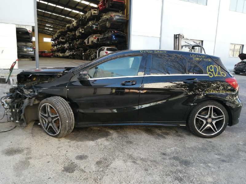 MERCEDES-BENZ A-Class W176 (2012-2018) Механизъм за чистачки на предното стъкло A1769061800, W000027118, E1-A2-36-1 18530377