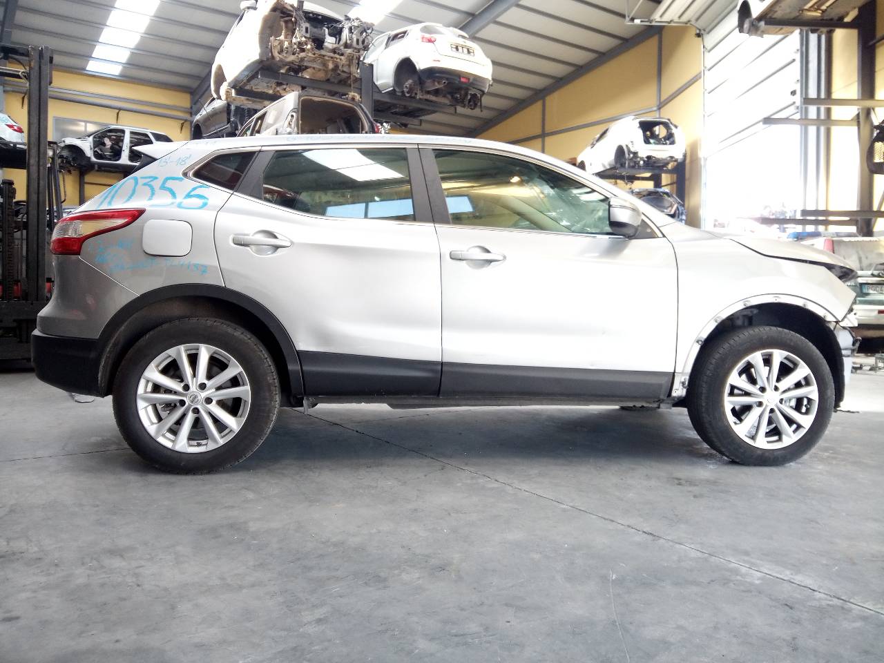 NISSAN Qashqai 2 generation (2013-2023) Fönsterhiss för höger bakdörr 827004EA0A,E2-A4-5-1 21797782