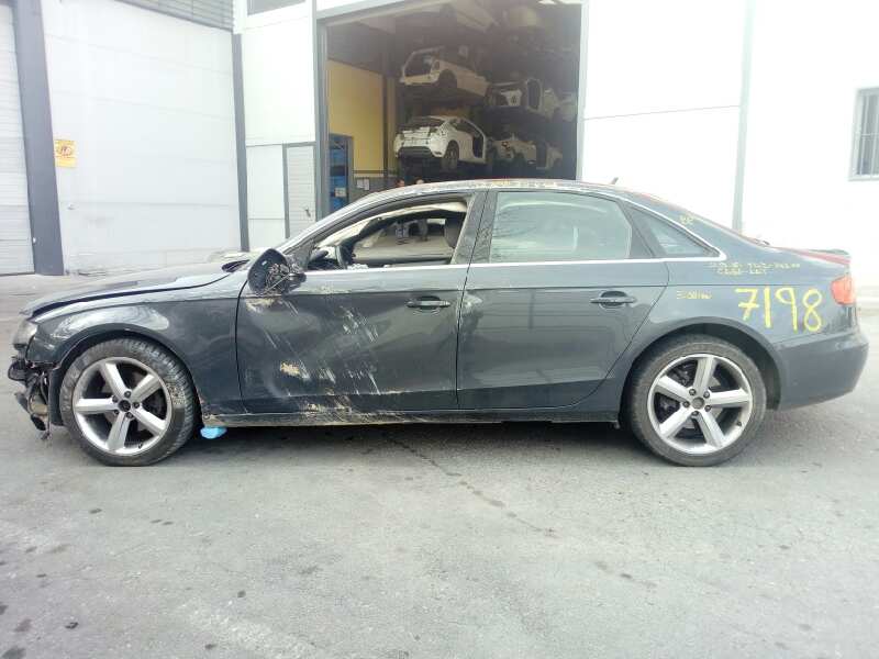 AUDI A4 B8/8K (2011-2016) Høyre side bakluke baklys 166974,E1-B6-45-2 25826545