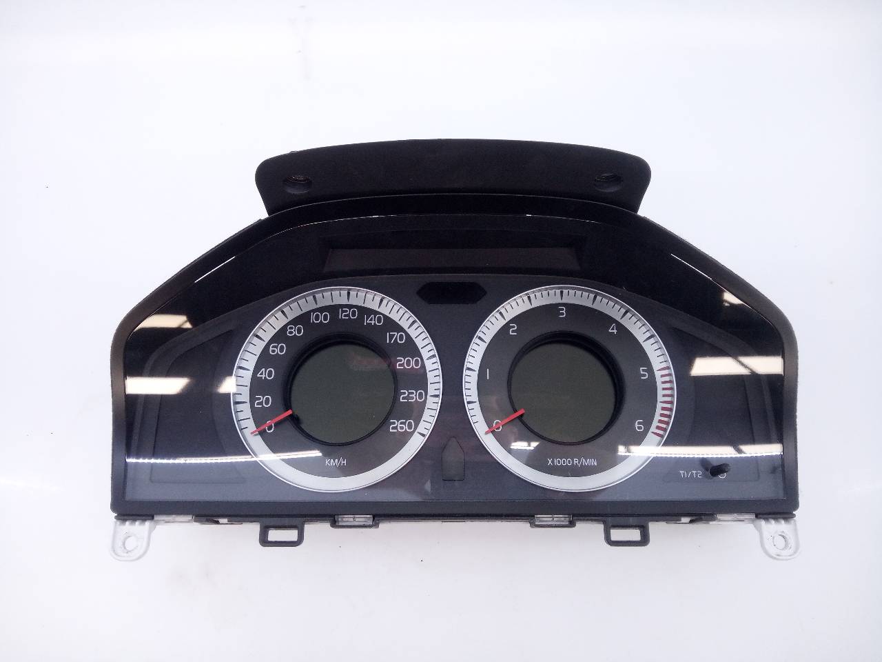 VOLVO XC70 3 generation (2007-2020) Speedometer 31270901AA, 69399320U, E3-B5-13-1 20964761
