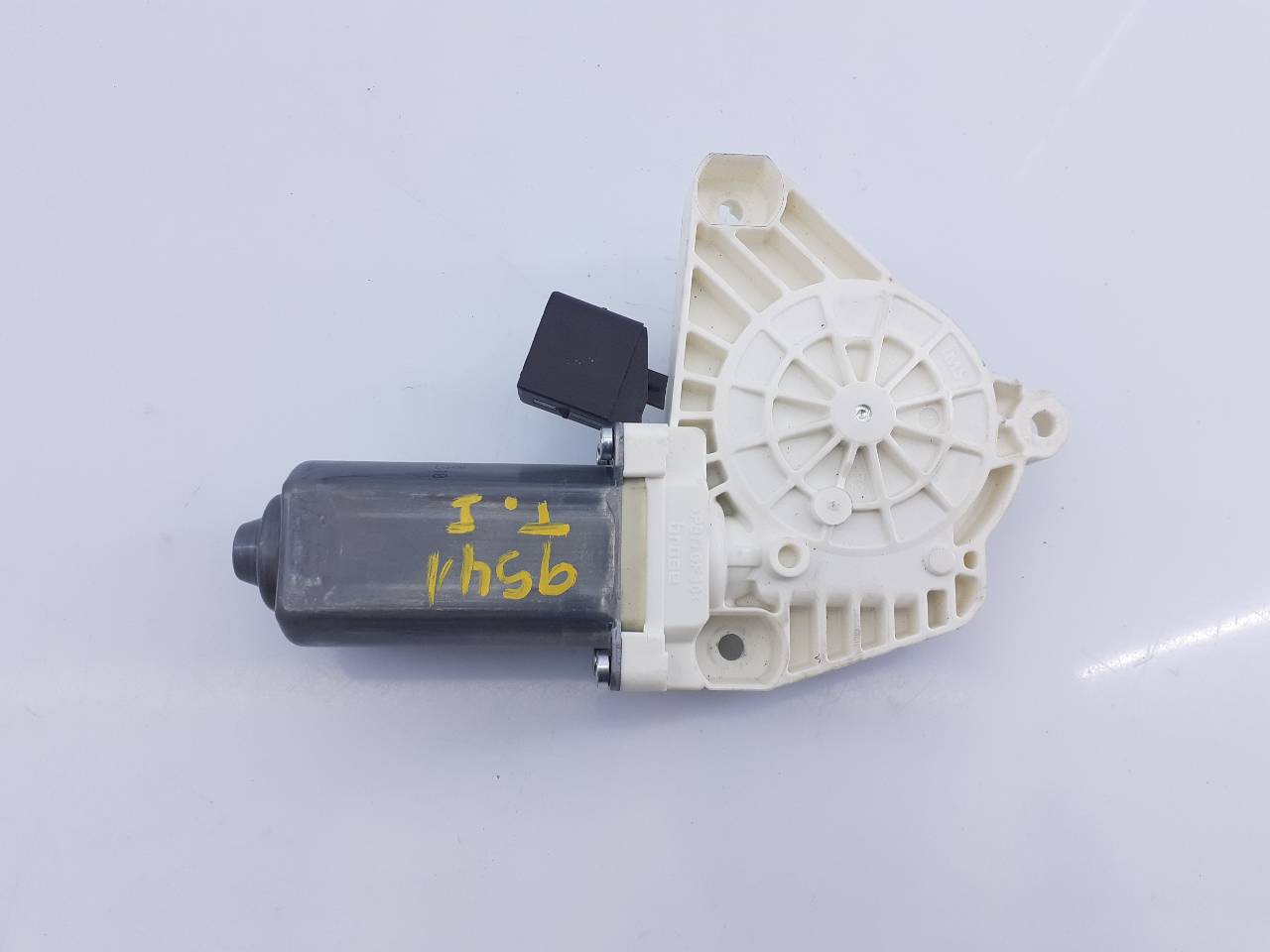 MERCEDES-BENZ CLA-Class C117 (2013-2016) Rear Left Door Window Control Motor A61041110,E1-A2-8-1 18767207