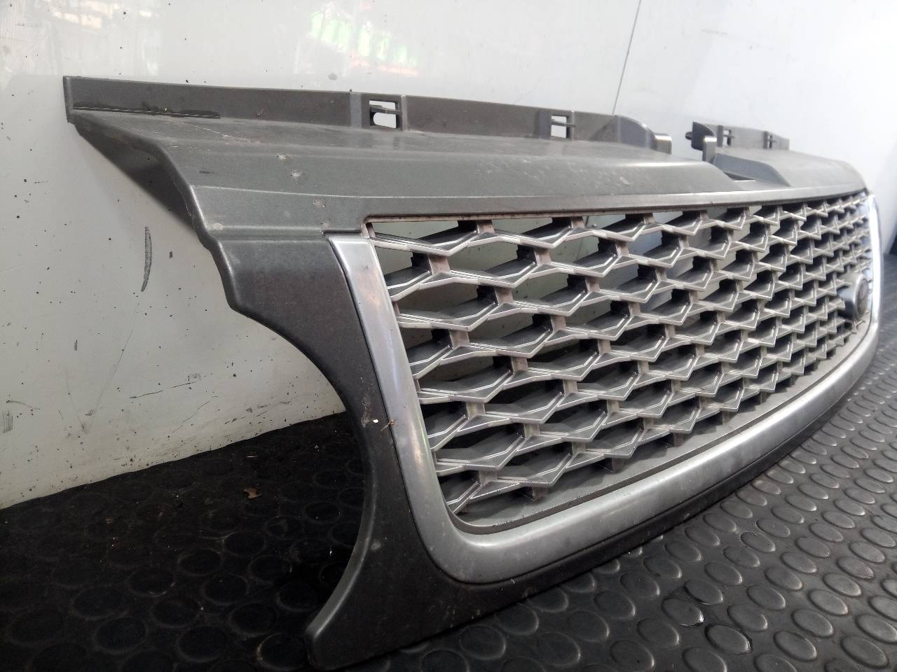 LAND ROVER Range Rover Sport 1 generation (2005-2013) Radiator Grille AH3M8138, P2-B2-39 18752093