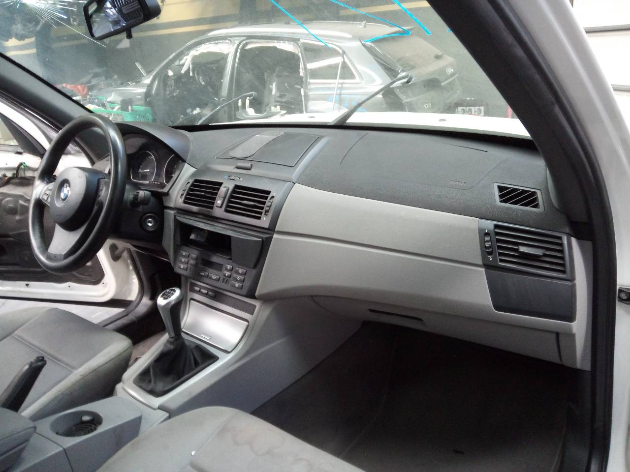 BMW X3 E83 (2003-2010) Передняя панель салона 24516350