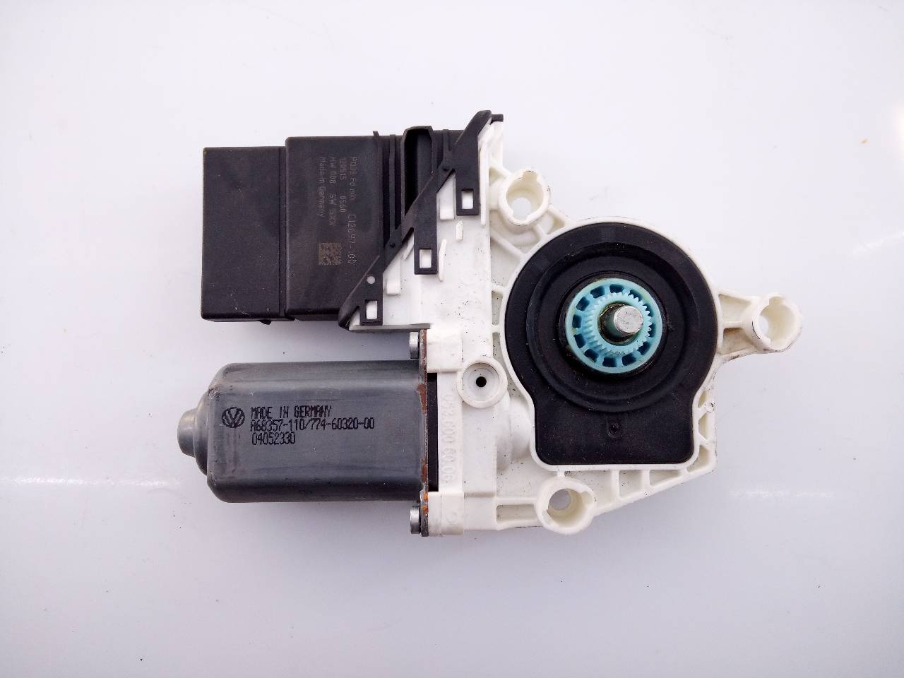 VOLKSWAGEN Tiguan 1 generation (2007-2017) Rear Right Door Window Control Motor 5N0959704F, E2-A1-20-1 20962752