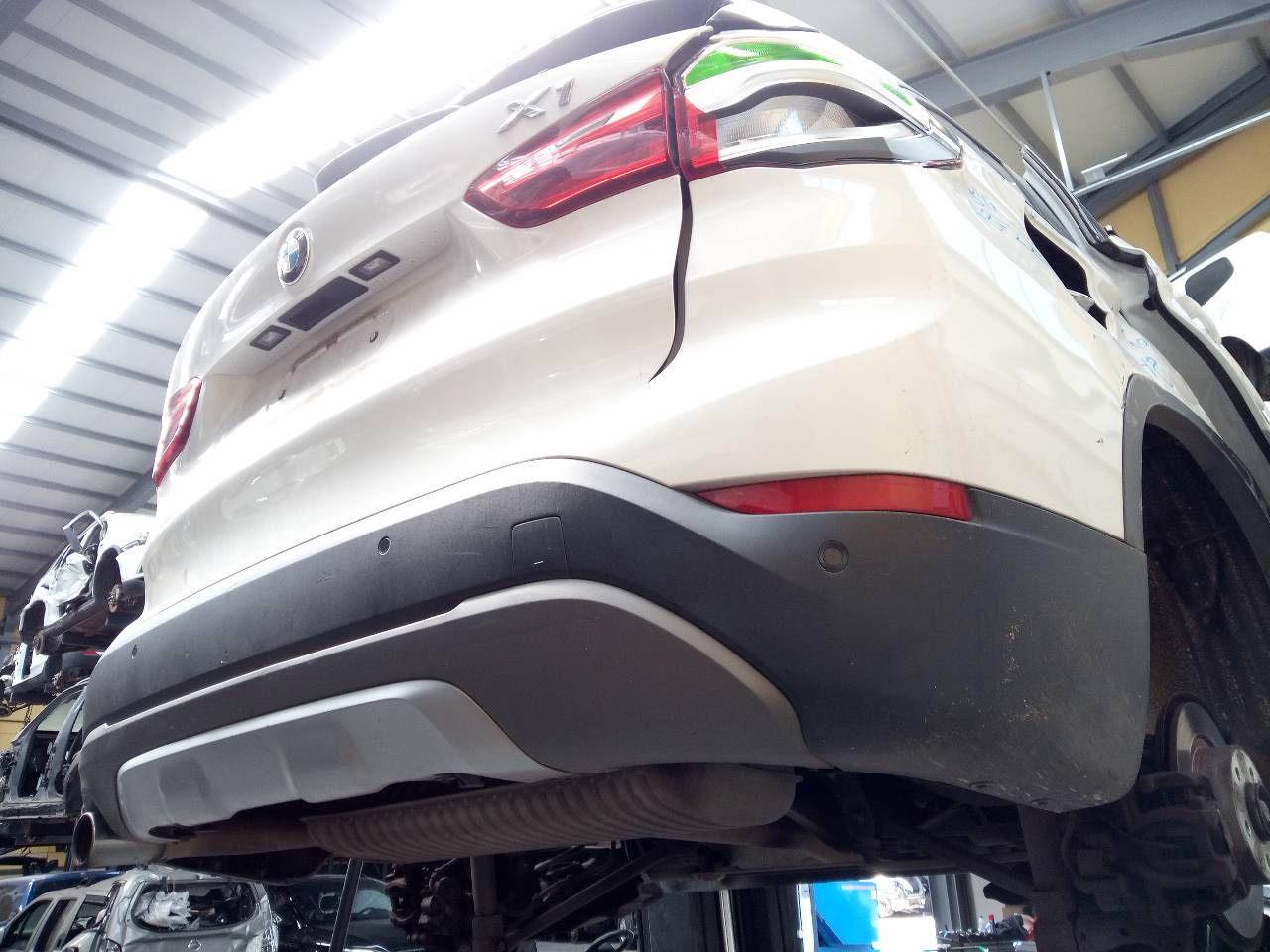 BMW X1 F48/F49 (2015-2023) Бампер задний 25367635