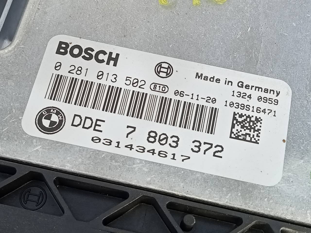 BMW 3 Series E90/E91/E92/E93 (2004-2013) Moottorin ohjausyksikkö ECU 7803372,0281013502,E3-A2-25-1 21829321