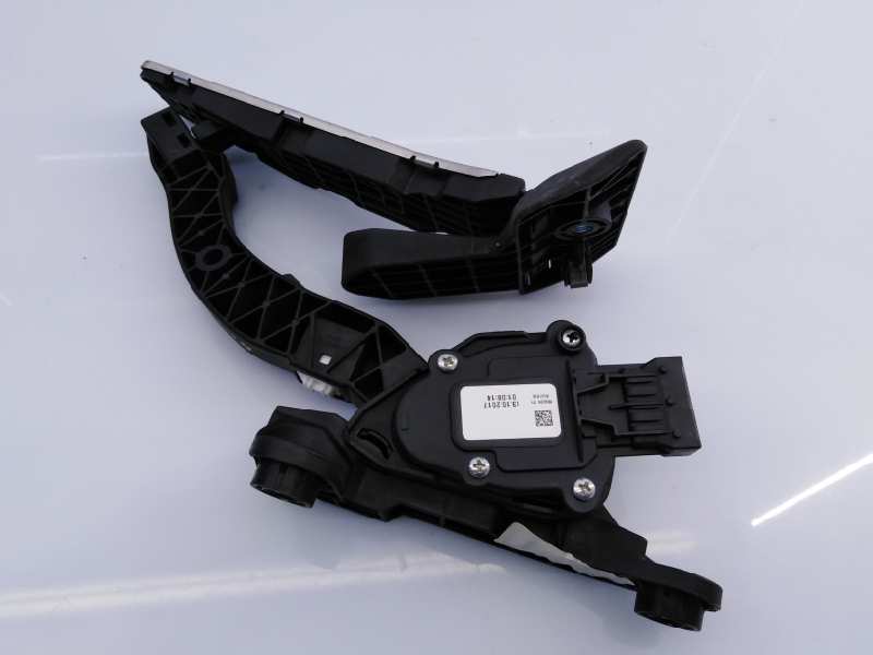 KIA Cee'd 2 generation (2012-2018) Throttle Pedal 327003XXXX, E3-A3-34-4 18663113
