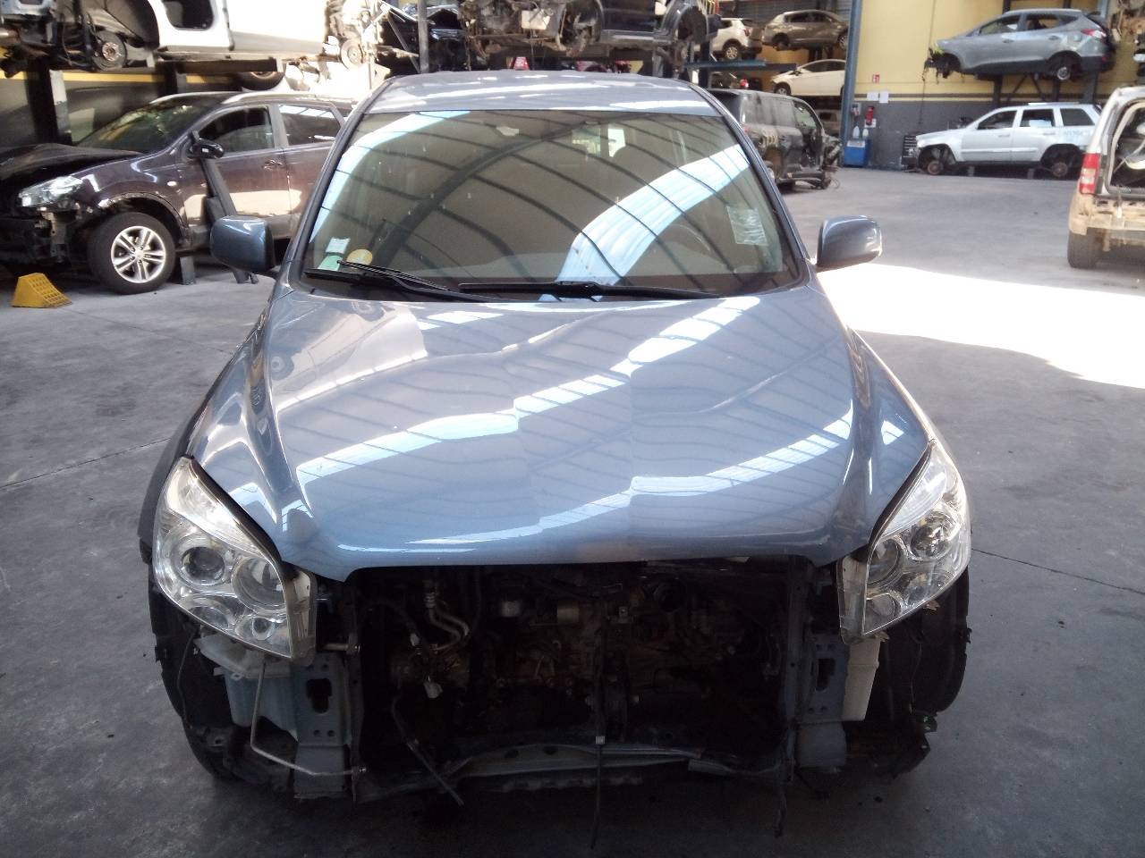 TOYOTA RAV4 2 generation (XA20) (2000-2006) Vasemman etuoven ikkunansäädin 42252010570B,E2-B4-45-1 20961737