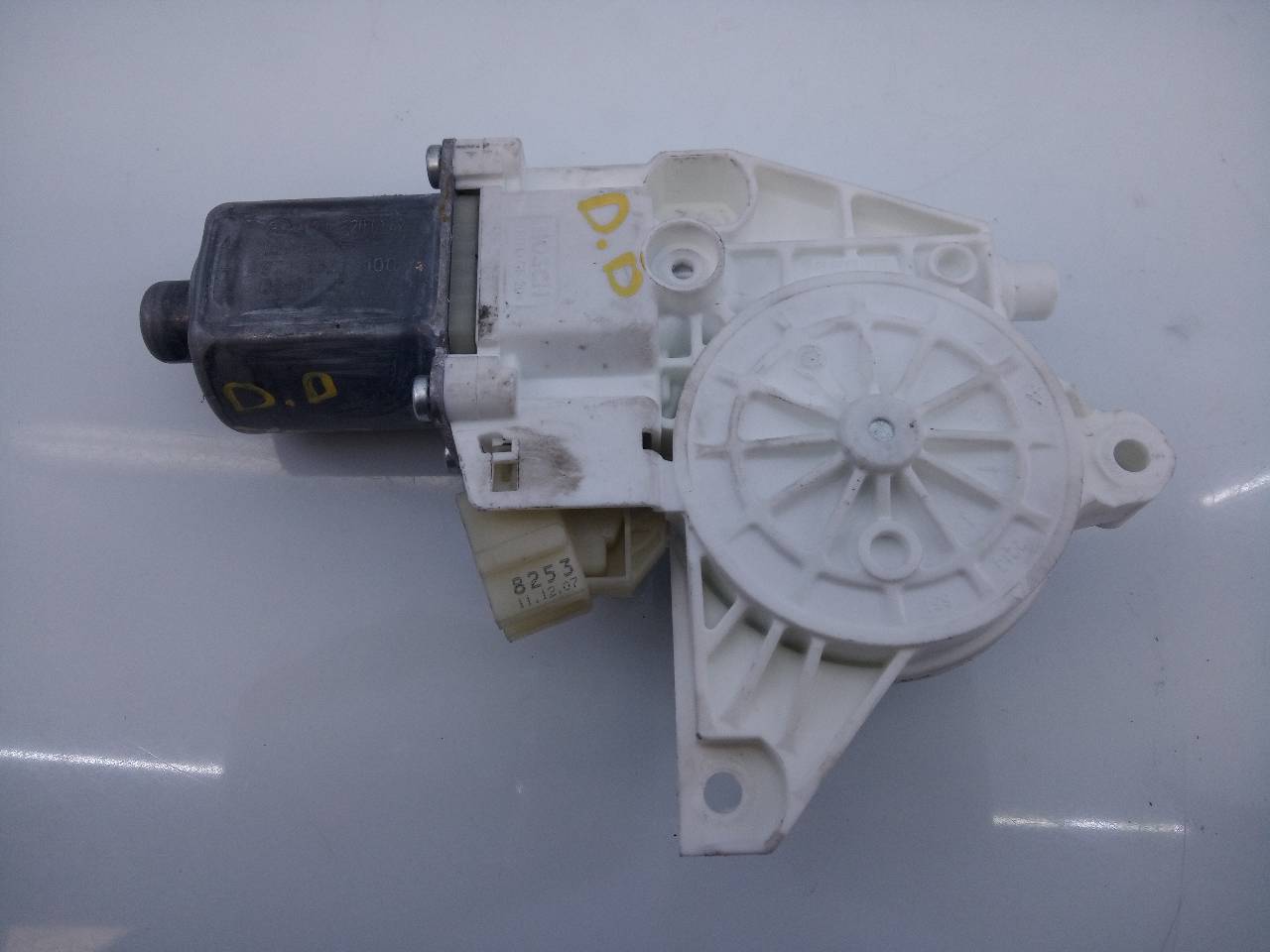 MERCEDES-BENZ C-Class W204/S204/C204 (2004-2015) Front Right Door Window Control Motor A2048200142, E1-A2-15-1 18706625