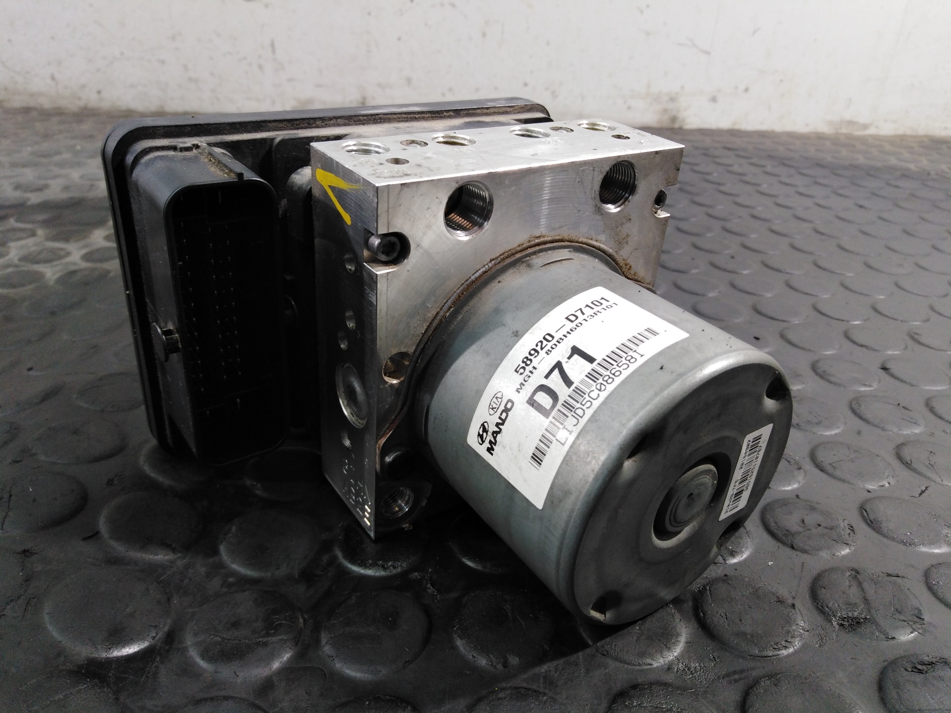 HYUNDAI Tucson 3 generation (2015-2021) ABS Pump 58920D7101,P3-B8-23-2 20960700