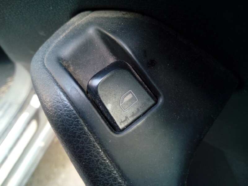 AUDI A6 C6/4F (2004-2011) Priekinių dešinių durų langų pakėlimo mygtukai 8K0959855AFKZ 18571136