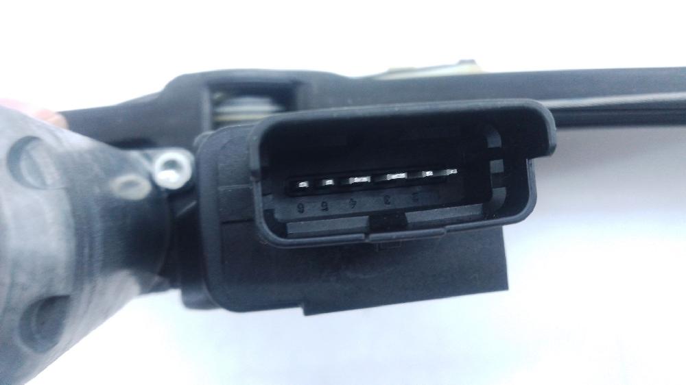 Elevalunas delantero derecho HNS 9829482280 de Peugeot 3008 suv (mc_, mr_, mj_, m4_) 2016-0 131 CV con 54686 km - pieza usada