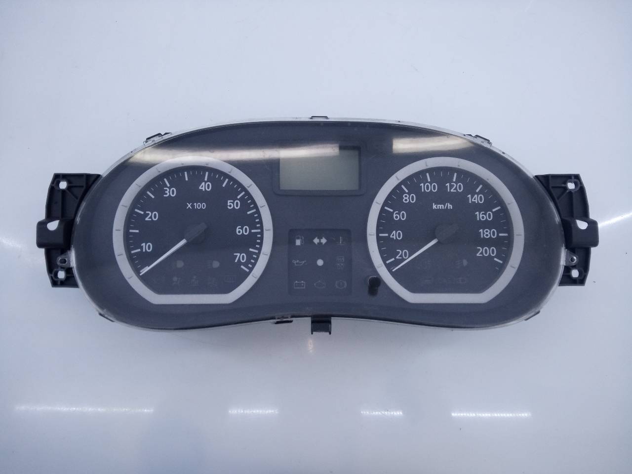 DACIA Logan 1 generation (2004-2012) Speedometer 8200752820,E2-A1-38-2 18773471