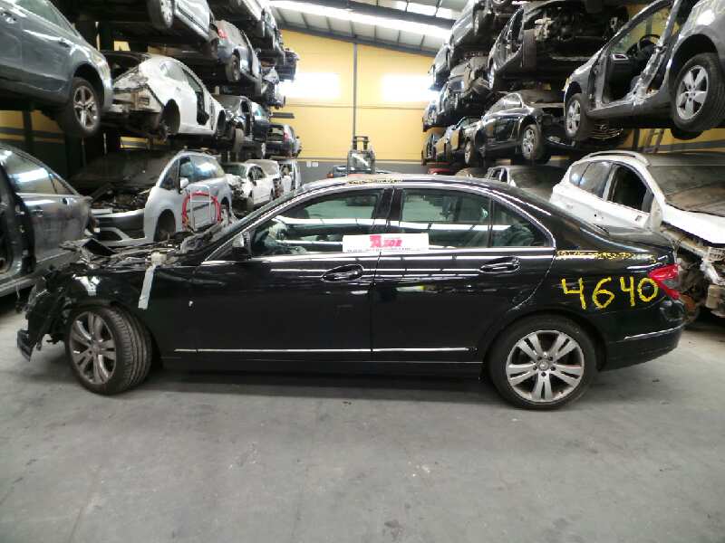 MERCEDES-BENZ C-Class W204/S204/C204 (2004-2015) Aizmugurējo labo durvju logu pacēlājs 2047600834, P2-B4-9 18380445