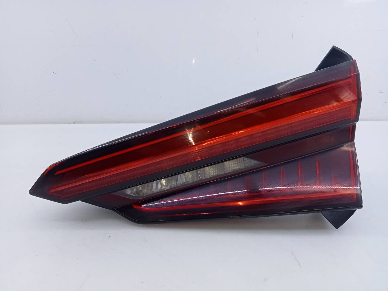 AUDI A5 F5 (2016-2024) Right Side Tailgate Taillight 8W6945094,E1-B6-47-2 26267768