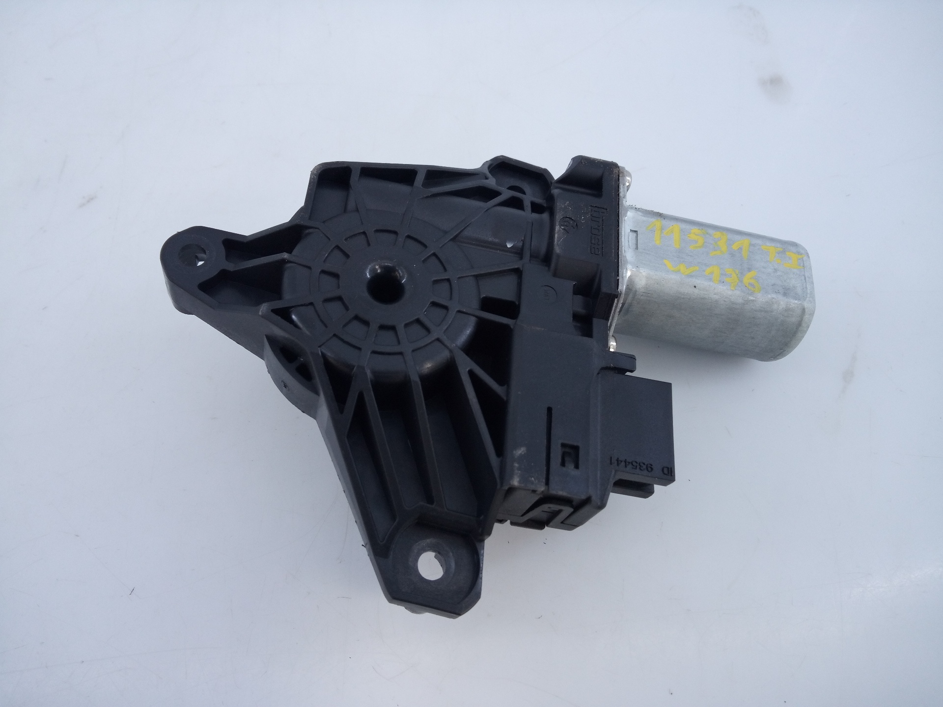 MERCEDES-BENZ A-Class W176 (2012-2018) Motor de control geam ușa  stânga spate A2469063100,E3-A1-3-1 21825935