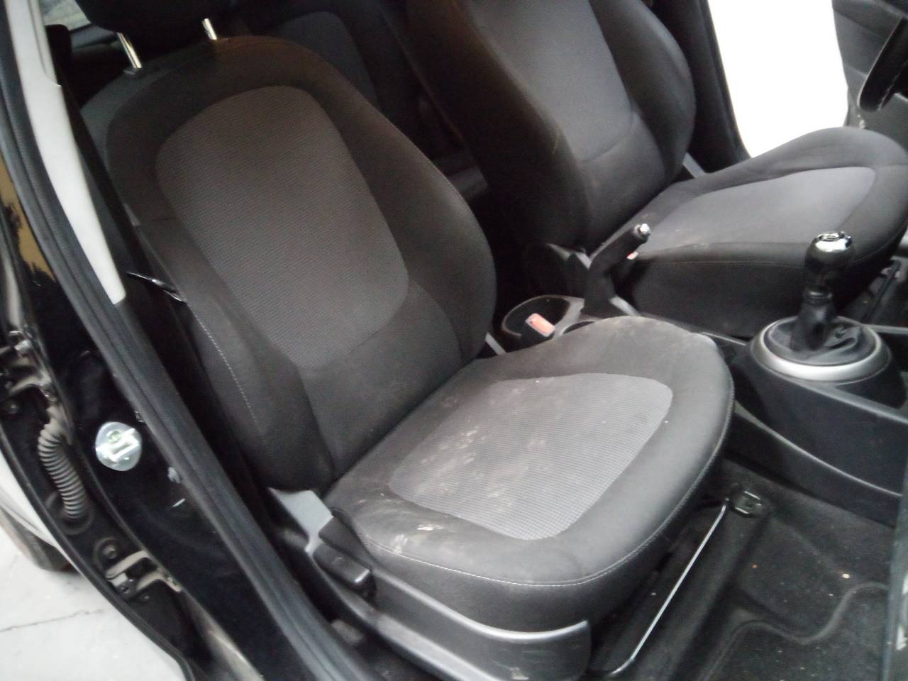 HYUNDAI i20 PB (1 generation) (2008-2014) Rear Right Seatbelt 20956062