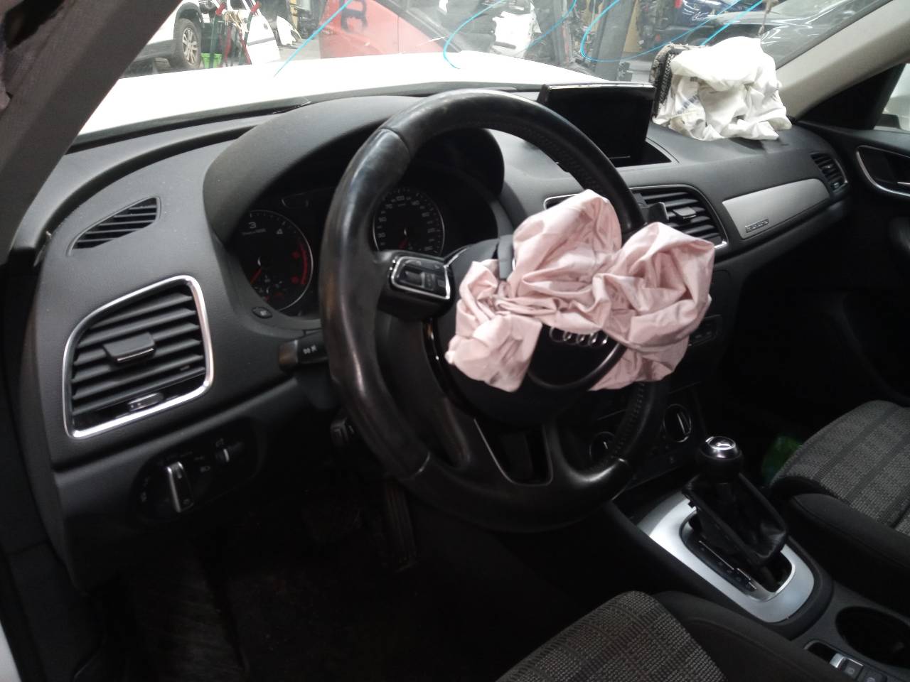 AUDI Q3 8U (2011-2020) Încuietoarea ușă stânga față 8J1837015F, E1-B6-34-1 21800367