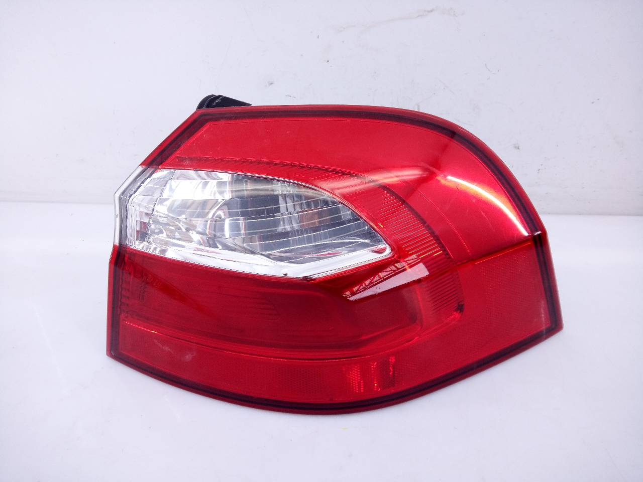 KIA Rio 3 generation (2011-2017) Rear Right Taillight Lamp E2-B5-34-2 21801000