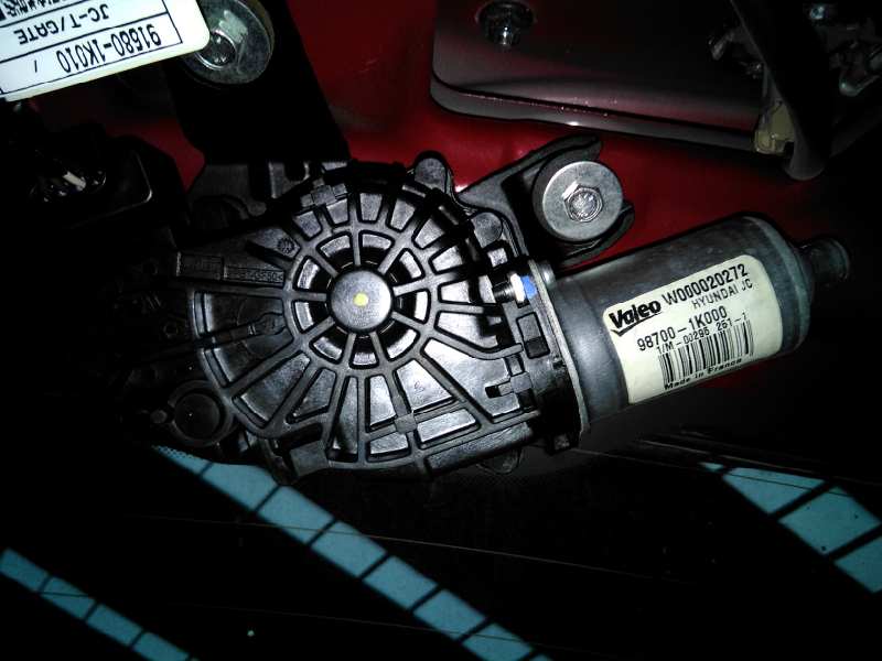 HYUNDAI ix20 1 generation (2010-2020) Моторчик заднего стеклоочистителя 987001K000 18642050