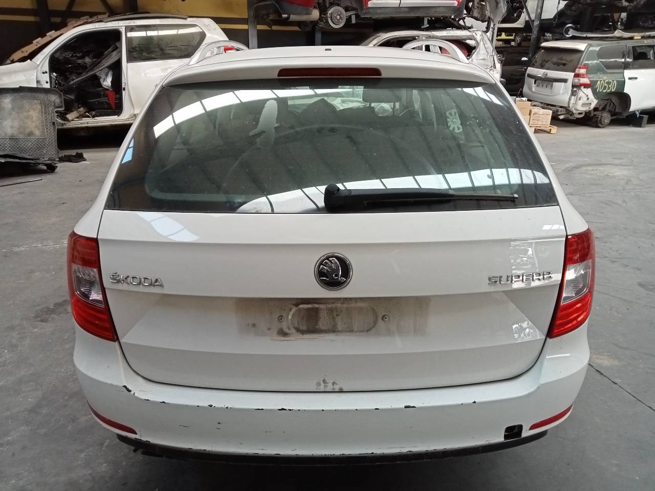 SKODA Yeti 1 generation (2009-2018) Aizmugurējā bagāžnieka slēdzene E1-A5-44-1 21827669