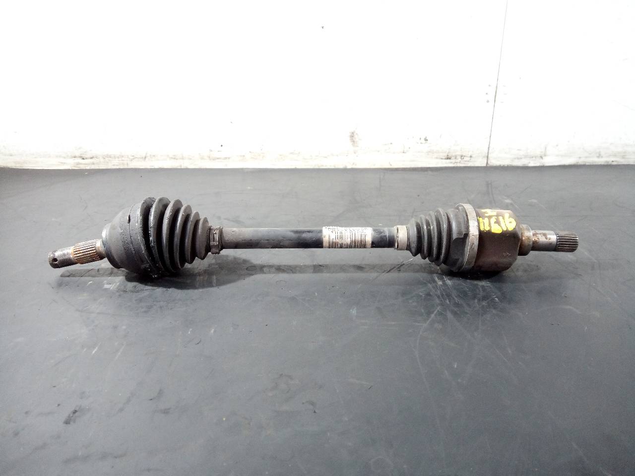 PEUGEOT 2008 1 generation (2013-2020) Front Left Driveshaft 9800387380, P1-B6-17 26268854