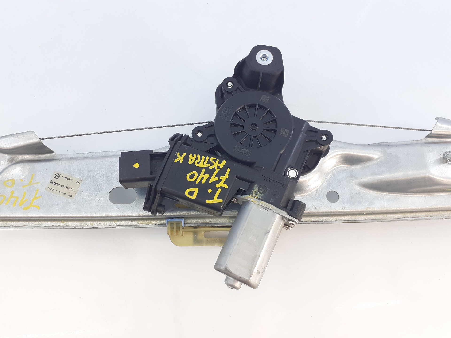 OPEL Astra K (2015-2021) Regulator de geam ușă dreapta spate C46110100,E2-B6-4-1 18550848