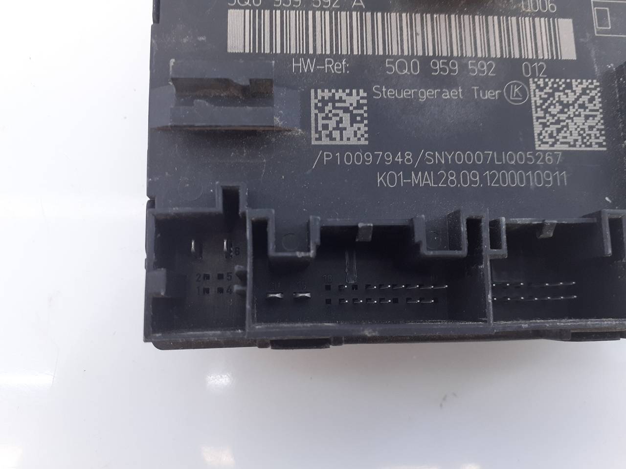 VOLKSWAGEN Golf 7 generation (2012-2024) Front Right Door Control Unit 5Q0959592A, E2-A1-23-7 18728778