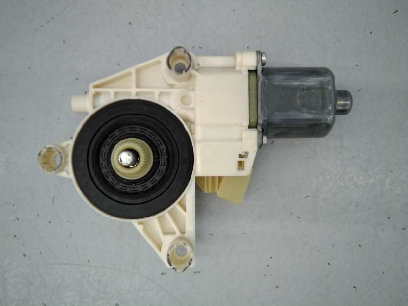 MERCEDES-BENZ C-Class W204/S204/C204 (2004-2015) Front Left Door Window Regulator Motor A2048200142, 0130822441, E1-A2-32-2 18532515