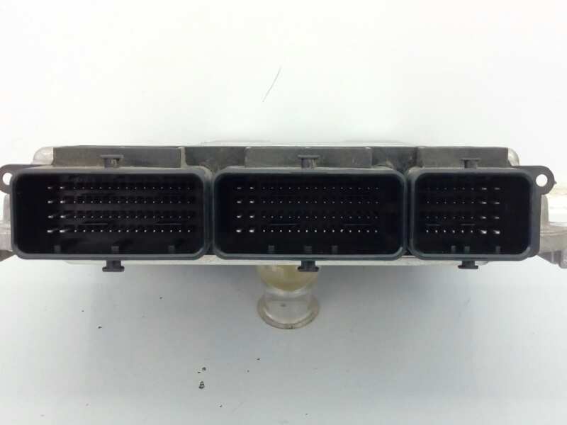 DACIA Duster 1 generation (2010-2017) Engine Control Unit ECU 237102213R, 0281030439, E2-A1-37-1 18518757