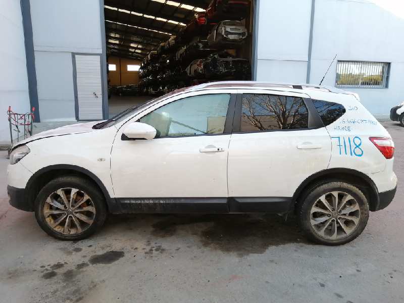 NISSAN Qashqai 1 generation (2007-2014) Galinių kairių durų stiklo pakelėjas 402191A,E2-A4-4-2 18549379