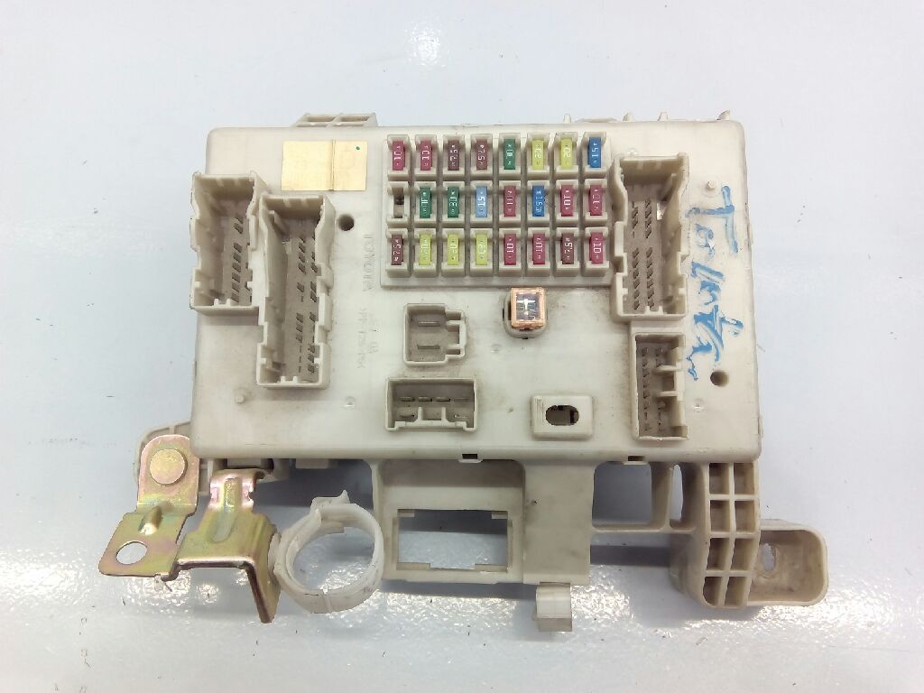 TOYOTA Land Cruiser 70 Series (1984-2024) Fuse Box E3-B2-3-4 18410636