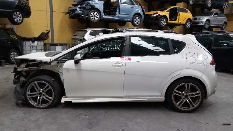 CHEVROLET Leon 2 generation (2005-2012) Aizmugurējo kreiso durvju loga pacēlāja motorīts 1K0959703, E1-B6-44-1 18373950