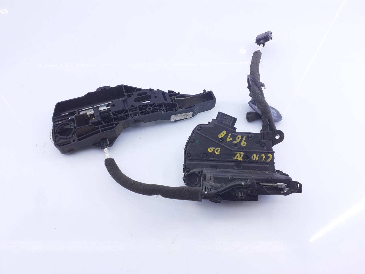 RENAULT Clio 3 generation (2005-2012) Front Right Door Lock 805024563R, E1-A1-4-2 18760409