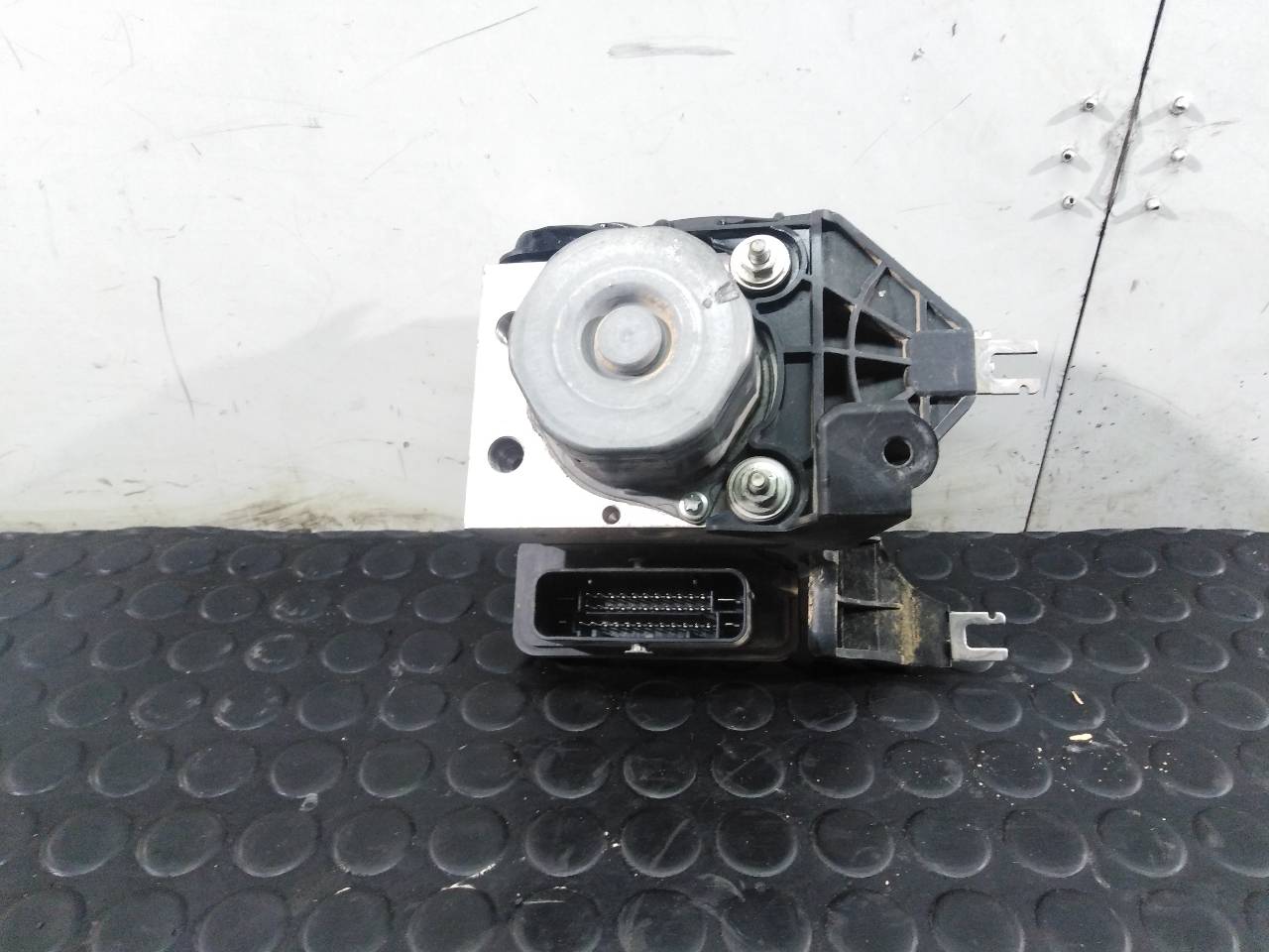 MERCEDES-BENZ A-Class W176 (2012-2018) ABS Pump A0094315212, P3-A8-15-2 18640277