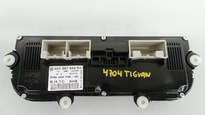 VOLKSWAGEN Tiguan 1 generation (2007-2017) Unitate de control al climei 5K0907044,E1-B6-3-4 18383200