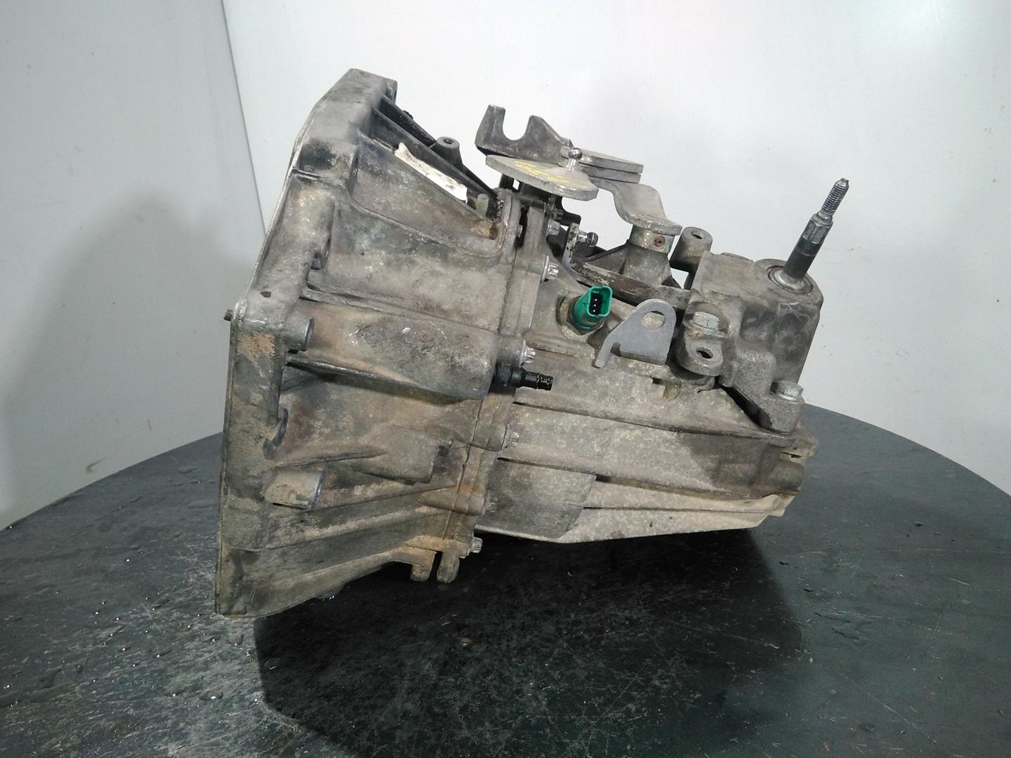 RENAULT Clio 3 generation (2005-2012) Gearbox TL4002,M1-B3-82 20610565