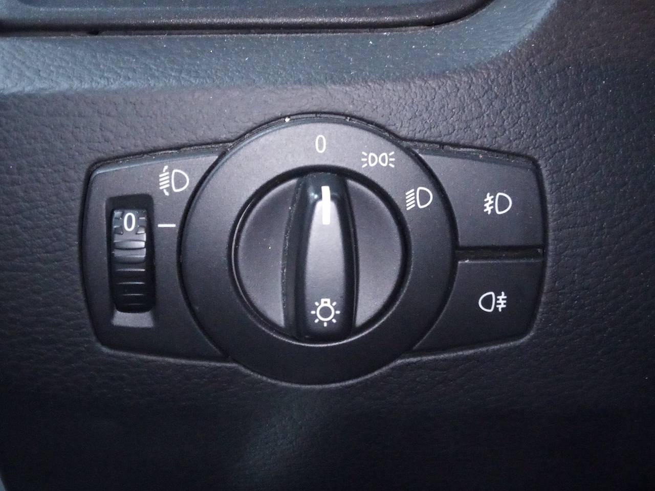 BMW X1 E84 (2009-2015) Headlight Switch Control Unit 23299089