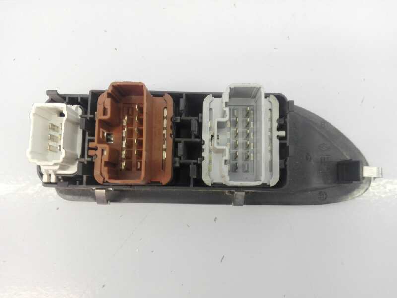 RENAULT Laguna 2 generation (2001-2007) Front Left Door Window Switch 8200315042, E2-A1-33-5 18408063