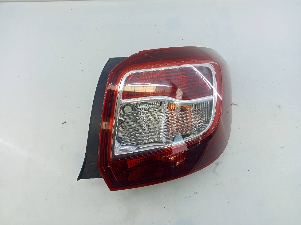 DACIA Duster 1 generation (2010-2017) Rear Right Taillight Lamp 265500465R,E1-A1-39-1,E1-A1-39-1 26272837