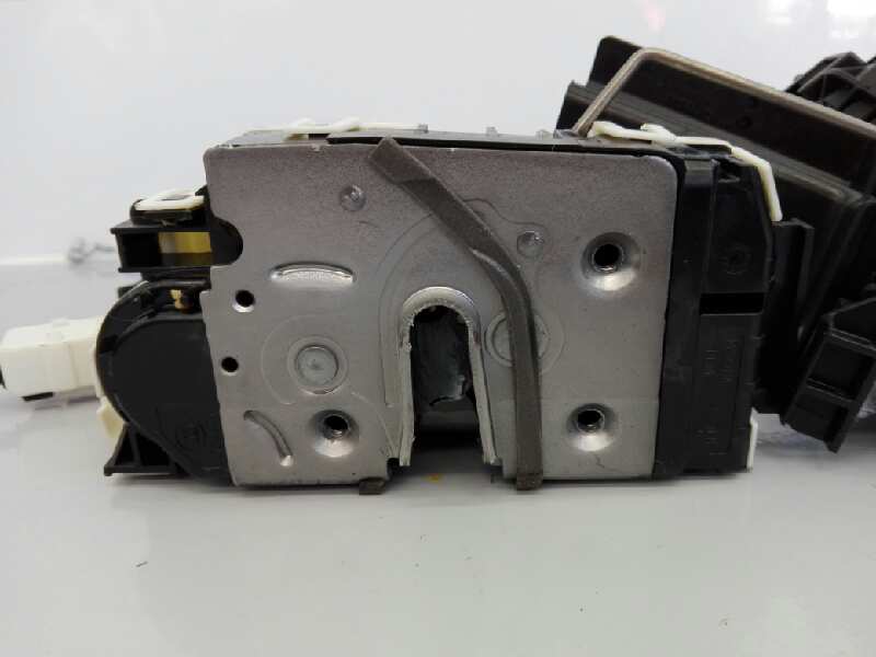 MERCEDES-BENZ GLA-Class X156 (2013-2020) Front Left Door Lock A2047601534, 01050807005, E1-A2-24-1 18445062