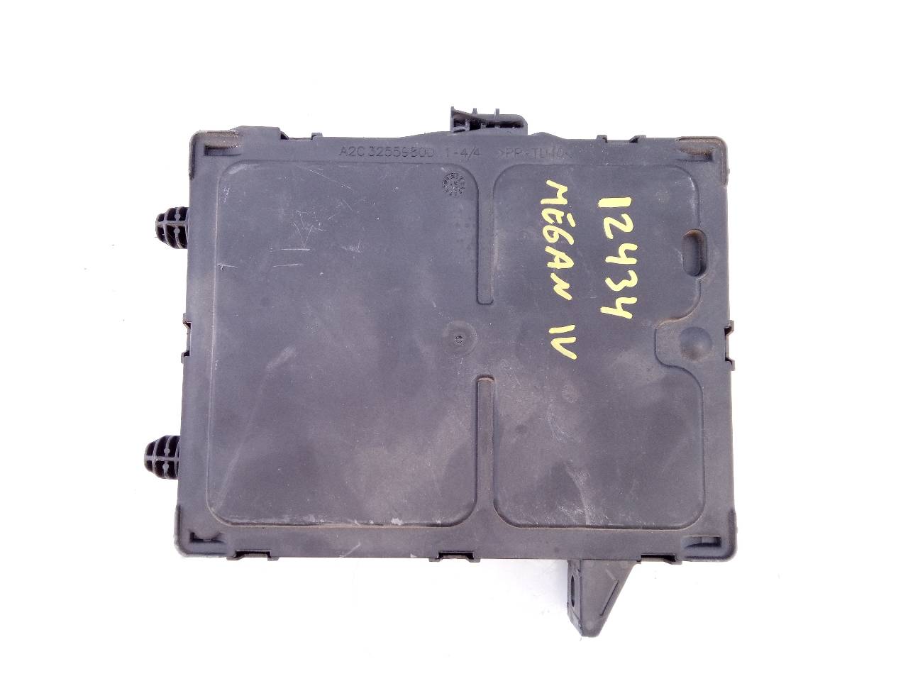 RENAULT Megane 3 generation (2008-2020) Fuse Box 284B17439R, E2-A1-10-7, E2-A1-10-7 26272844