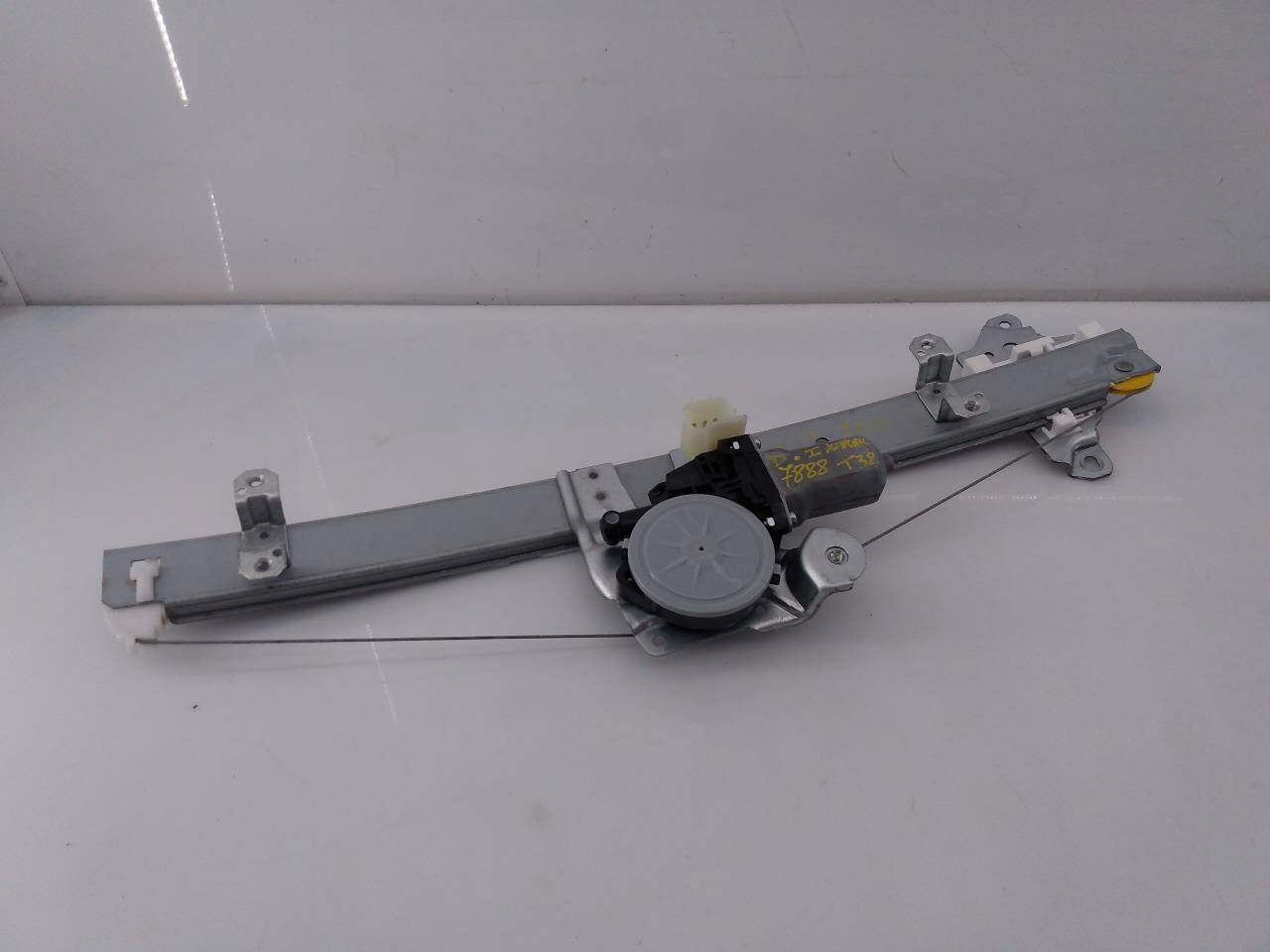 NISSAN X-Trail T32 (2013-2022) Front Left Door Window Regulator 807304CA1A, 0620403410, E2-A4-15-1 18634011