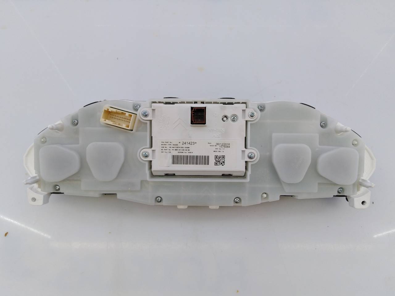 PEUGEOT 2008 1 generation (2013-2020) Speedometer 9824707380,9824142380,E3-B2-37-4 24022126